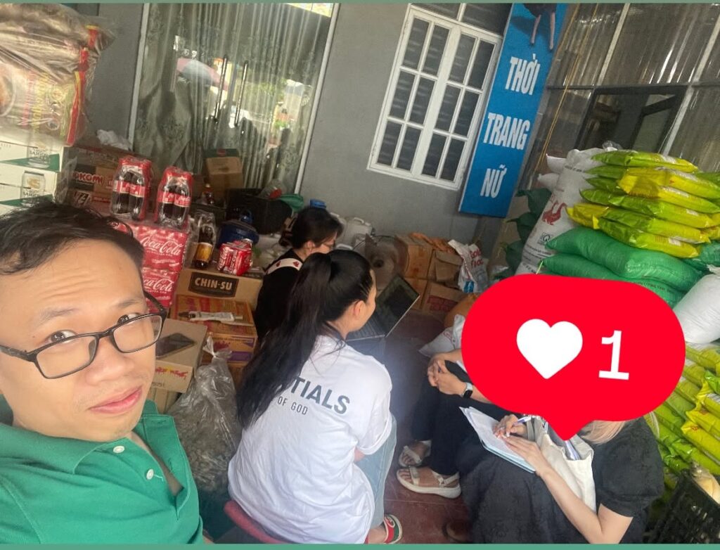 Hình ảnh trò chuyện với người dùng 